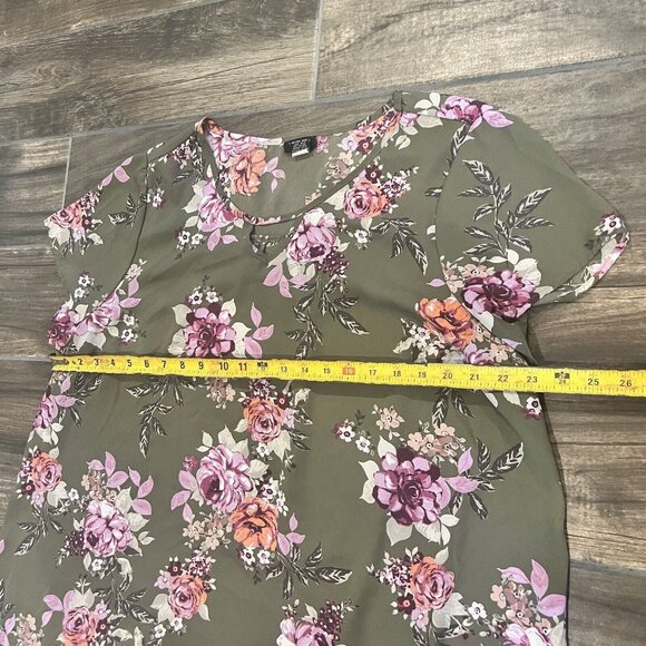 Torrid Floral Blouse in Olive and Pink - Picture 4 of 5